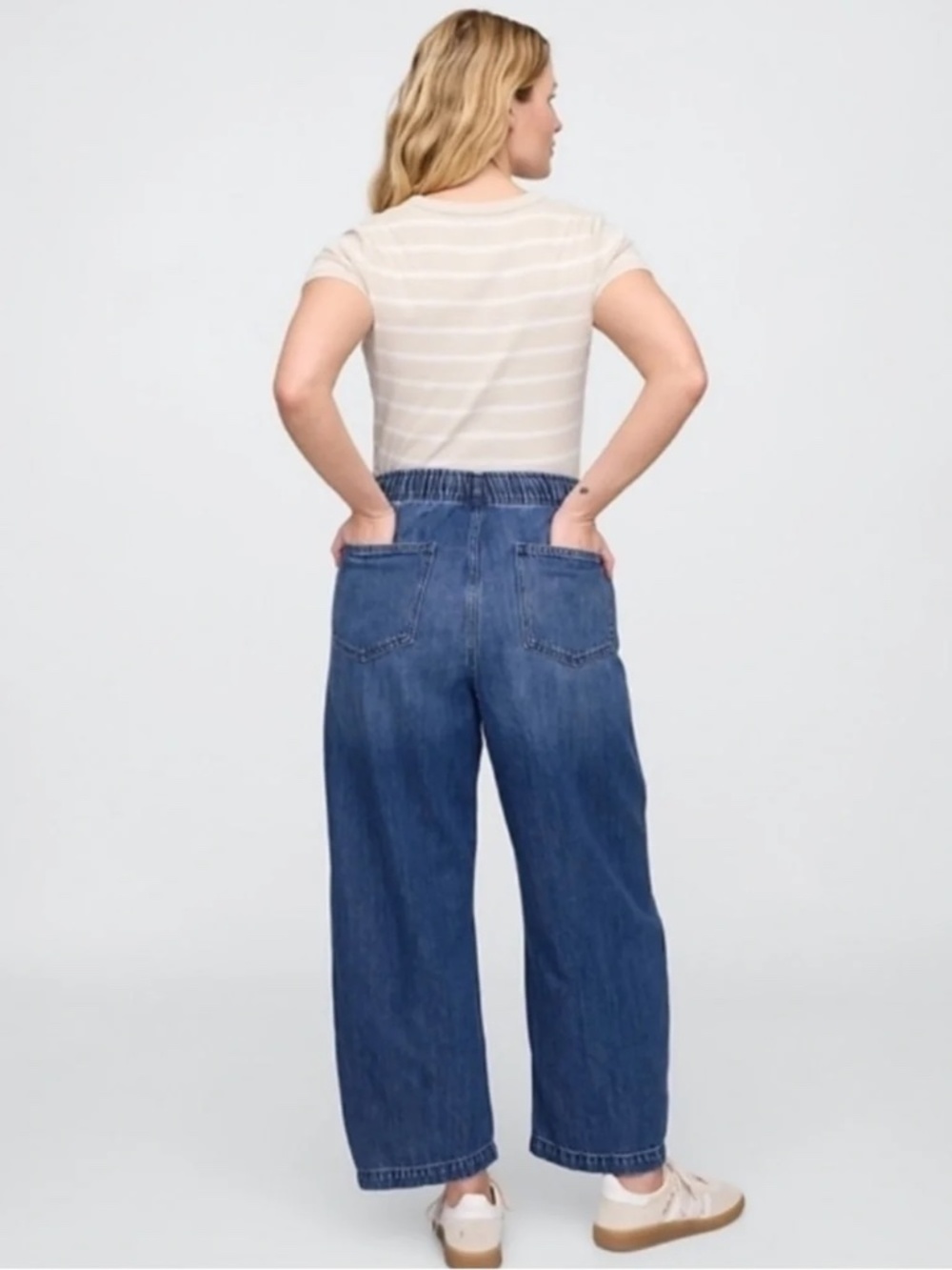 Gap Mid Rise Pull-On Barrel Jeans Medium Wash Medium - Picture 5 of 13